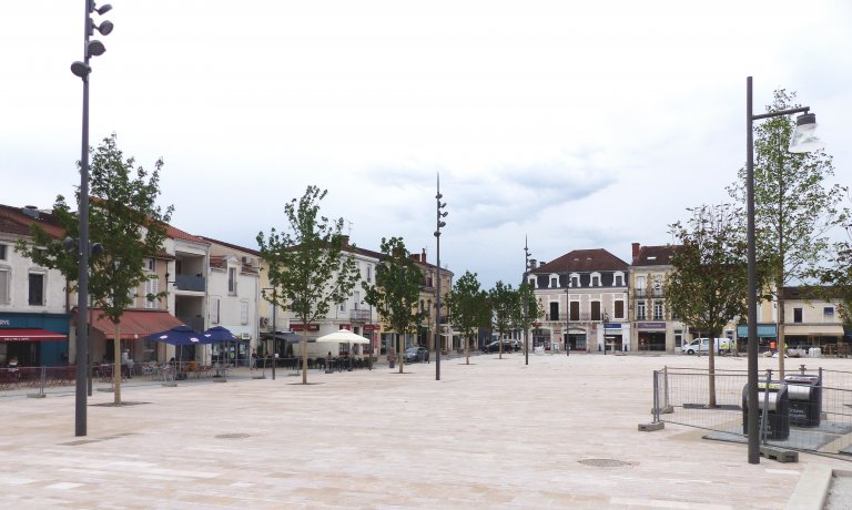 Aménagement de l’avenue Sadi Carnot, de la place Saint Roch et des  rues Montluc et du 4 septembre à Mont de Marsan (40)