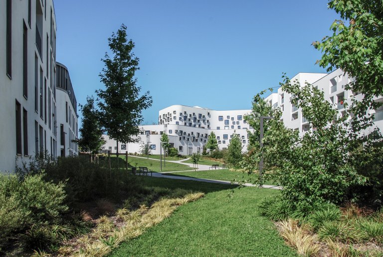 Étude d’urbanisme et travaux d’aménagement des espaces publics. Construction d’un bâtiment de bureaux et services et bâtiment Associatif la ZAC Kléber, à Biarritz (64)