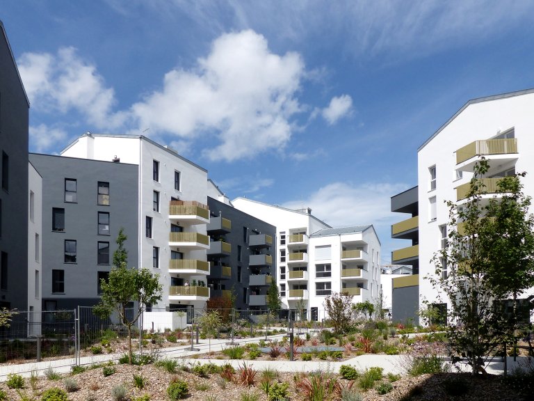Development of the Bovéro square in Anglet (64), which comprises the construction of 132 housing units, a student residence and shops in the ground floor.