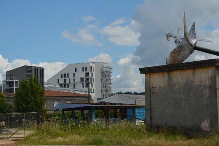 B4
