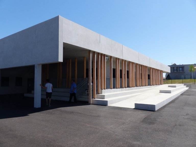 Réalisation d’une cantine et des classes (2. Phase) sur le site du complexe scolaire  Saint-Jacques-de-Compostelle à Dax (40)